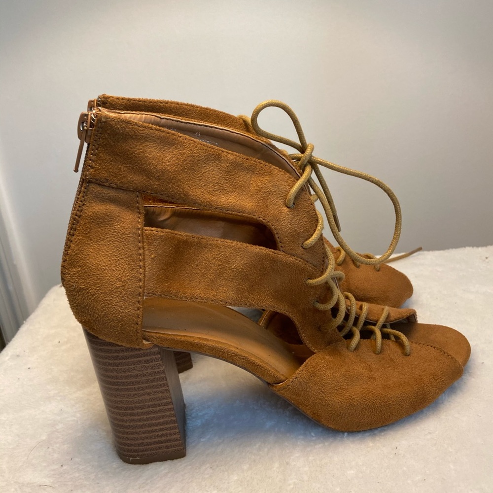 Women’s lace up heels